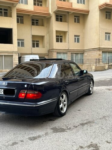 Mercedes E 220 2000, 380,000 km - 2.2 l - Bakı