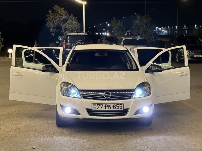 Opel Astra 2009, 200,000 km - 1.4 л - Bakı