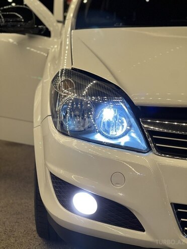 Opel Astra 2009, 200,000 km - 1.4 л - Bakı