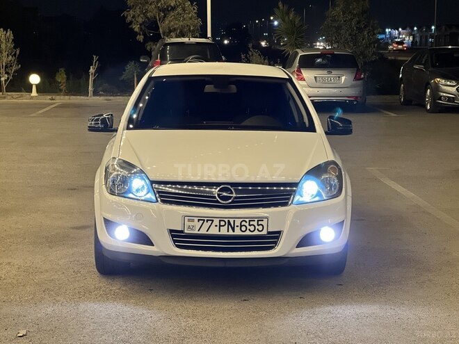 Opel Astra 2009, 200,000 km - 1.4 л - Bakı