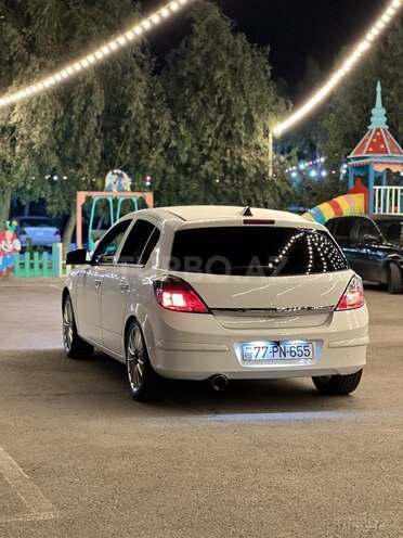 Opel Astra 2009, 200,000 km - 1.4 л - Bakı