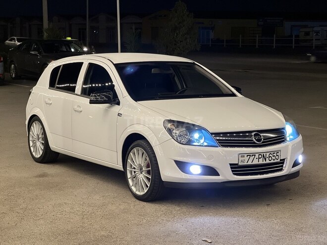 Opel Astra 2009, 200,000 km - 1.4 л - Bakı
