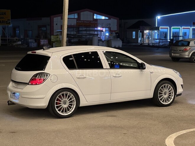 Opel Astra 2009, 200,000 km - 1.4 л - Bakı