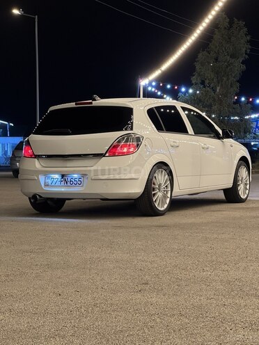 Opel Astra 2009, 200,000 km - 1.4 л - Bakı