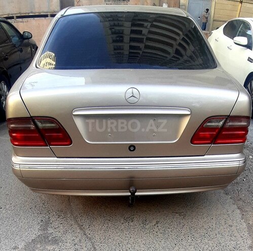 Mercedes E 320 2001, 445,000 km - 3.2 l - Bakı