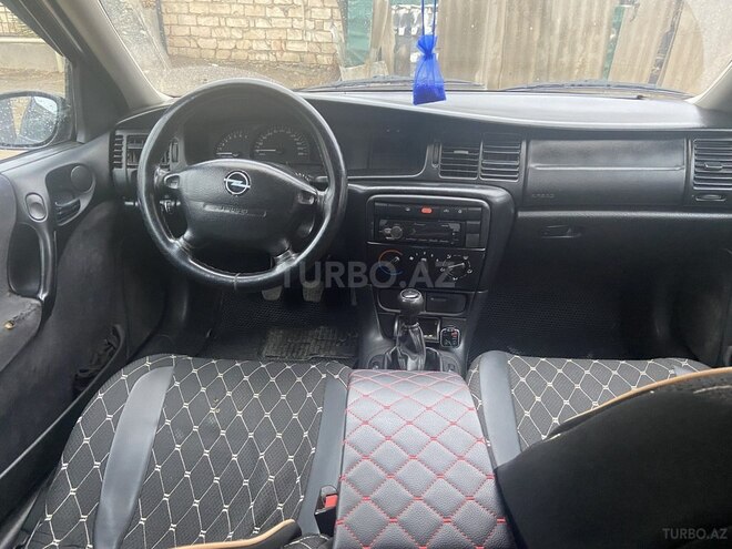 Opel Vectra 1999, 200,000 km - 1.6 l - Qazax