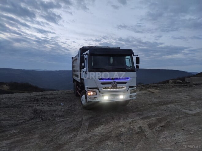 HOWO Sinotruk 2013, 250,000 km - 9.0 l - Qazax