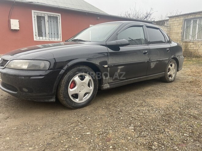 Opel Vectra 1999, 200,000 km - 1.6 l - Qazax