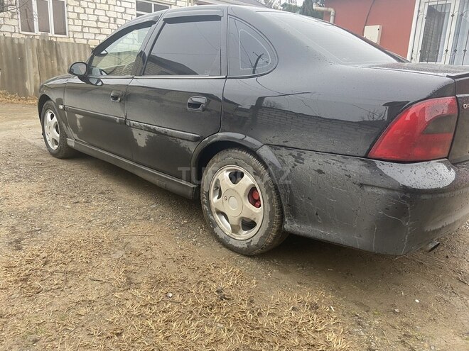 Opel Vectra 1999, 200,000 km - 1.6 l - Qazax