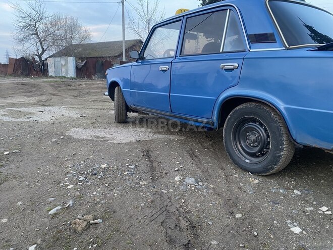 LADA (VAZ) 21011 1979, 100,000 km - 1.5 l - Saatlı