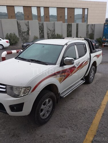 Mitsubishi L200 2012, 317,000 km - 2.5 l - Bakı
