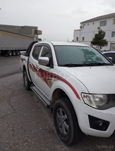 Mitsubishi L200 2012, 317,000 km - 2.5 l - Bakı