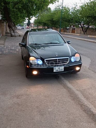 Mercedes C 240 2000, 334,000 km - 2.4 l - Tovuz