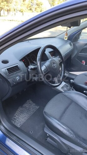 Opel Astra 2005, 210,000 km - 2.0 л - Bakı