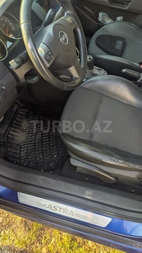 Opel Astra 2005, 210,000 km - 2.0 л - Bakı