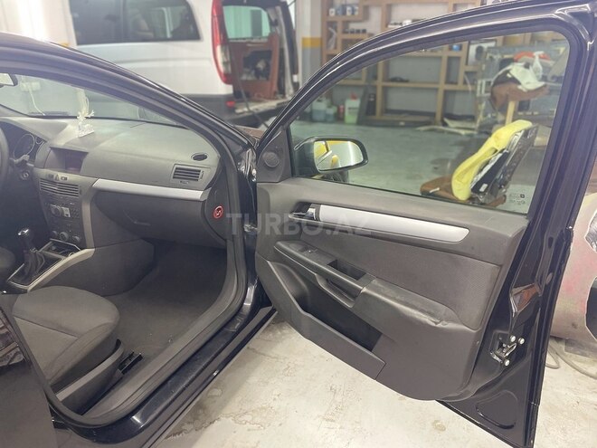 Opel Astra 2006, 302,000 km - 1.6 l - Bakı