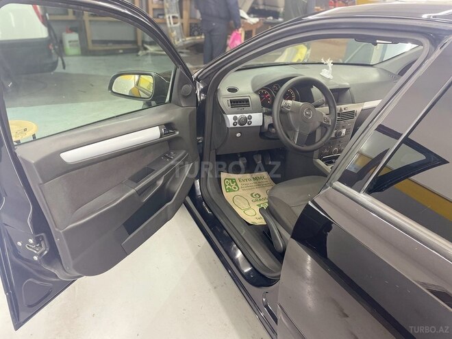 Opel Astra 2006, 302,000 km - 1.6 l - Bakı
