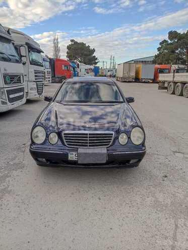 Mercedes E 240 2000, 286,000 km - 2.4 l - Bakı