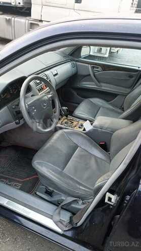Mercedes E 240 2000, 286,000 km - 2.4 l - Bakı