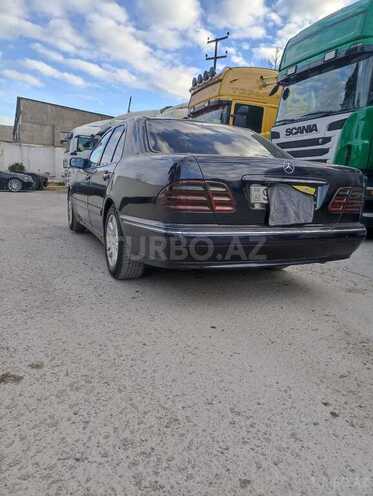 Mercedes E 240 2000, 286,000 km - 2.4 l - Bakı