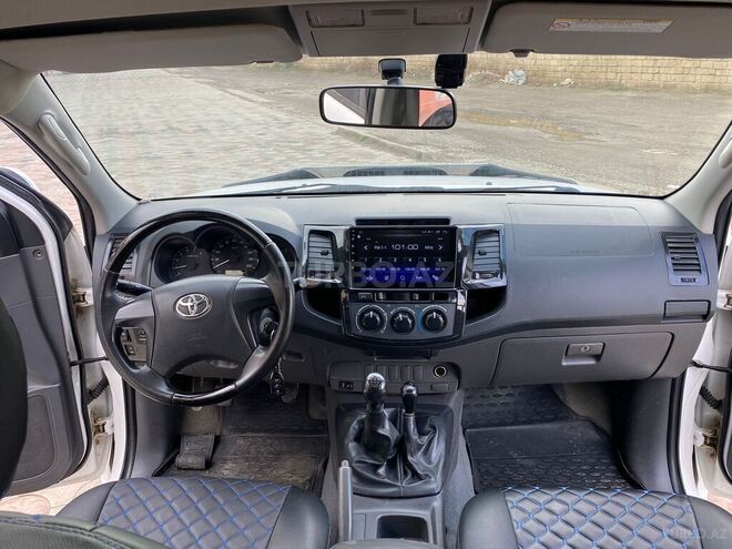Toyota Hilux 2013, 261,000 km - 2.5 л - Bakı