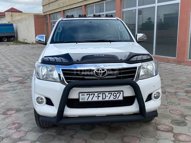 Toyota Hilux 2013, 261,000 km - 2.5 л - Bakı
