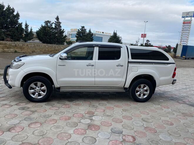 Toyota Hilux 2013, 261,000 km - 2.5 л - Bakı