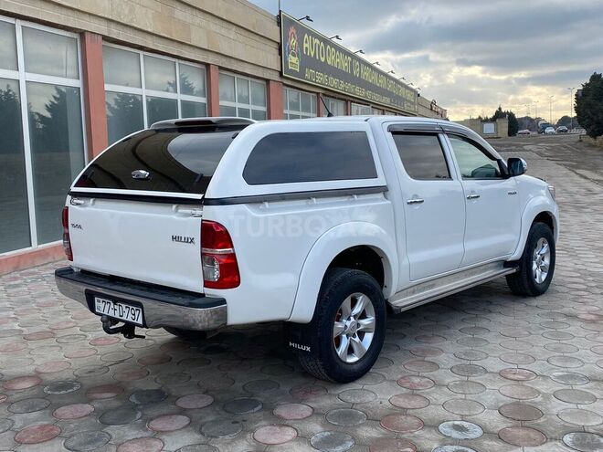 Toyota Hilux 2013, 261,000 km - 2.5 л - Bakı