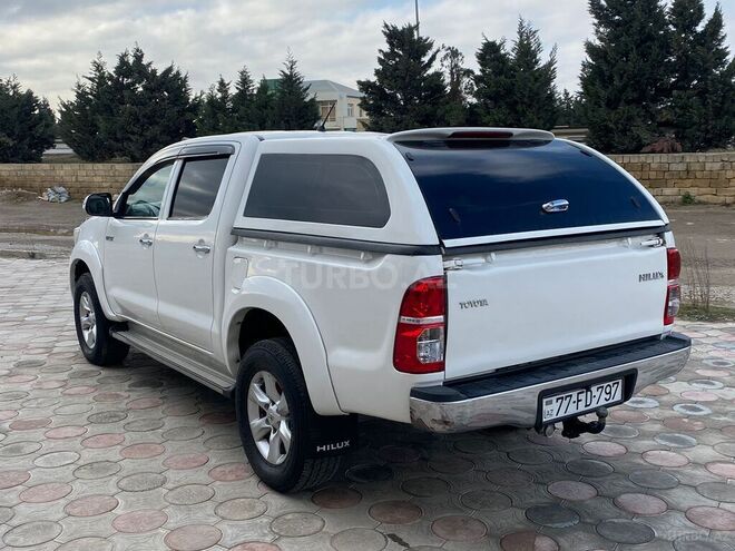 Toyota Hilux 2013, 261,000 km - 2.5 л - Bakı