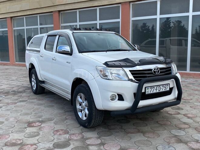 Toyota Hilux 2013, 261,000 km - 2.5 л - Bakı