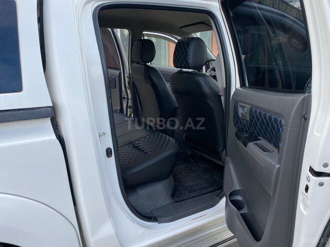 Toyota Hilux 2013, 261,000 km - 2.5 л - Bakı