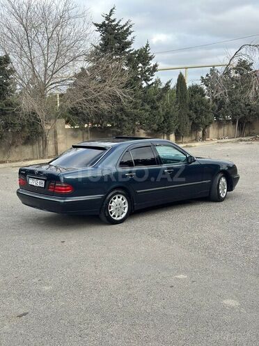Mercedes E 240 2000, 314,000 km - 2.4 l - Bakı