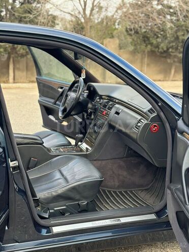 Mercedes E 240 2000, 314,000 km - 2.4 l - Bakı