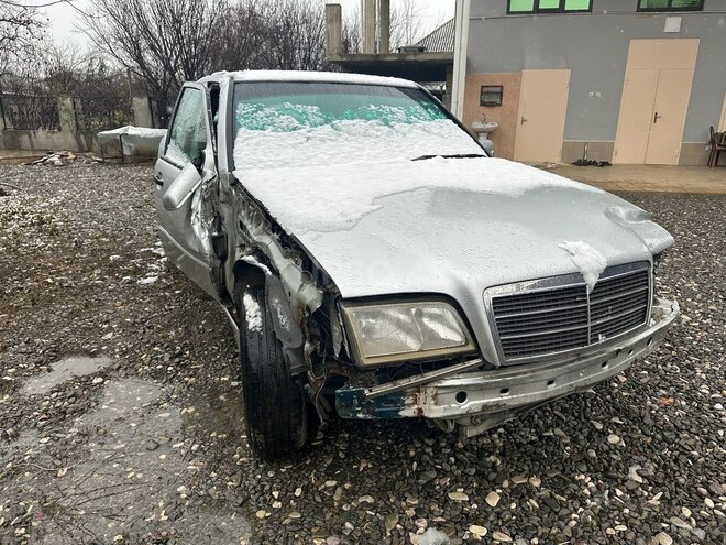 Mercedes C 220 2000, 350,000 km - 2.2 л - Ağcabədi