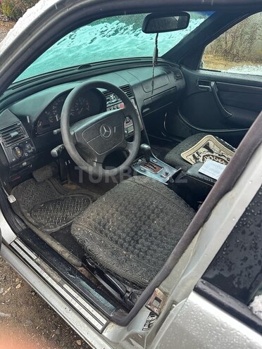 Mercedes C 220 2000, 350,000 km - 2.2 л - Ağcabədi