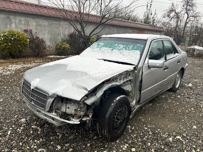 Mercedes C 220 2000, 350,000 km - 2.2 л - Ağcabədi