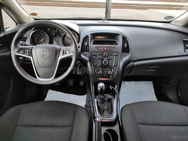 Opel Astra 2011, 203,487 km - 1.4 l - Şəmkir