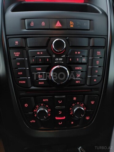 Opel Astra 2011, 203,487 km - 1.4 l - Şəmkir