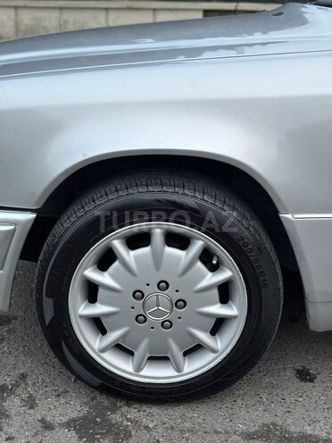 Mercedes E 300 1995, 327,000 km - 3.0 l - Bakı