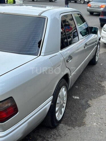 Mercedes E 300 1995, 327,000 km - 3.0 l - Bakı