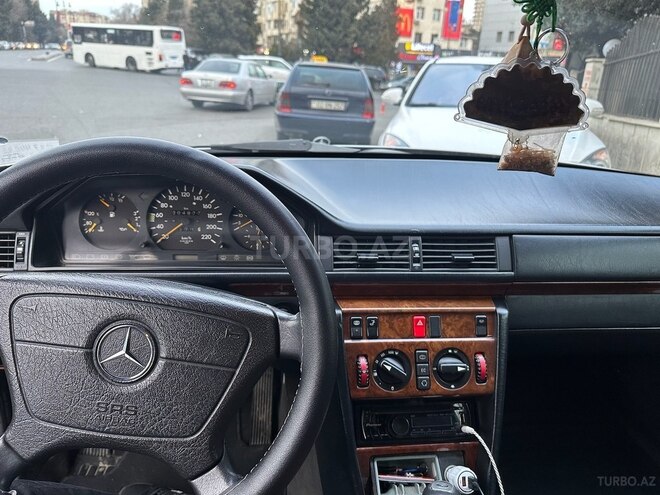 Mercedes E 300 1995, 327,000 km - 3.0 l - Bakı