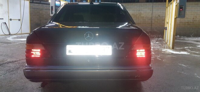 Mercedes E 200 1991, 220,000 km - 2.0 l - Bakı