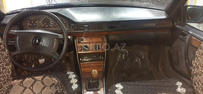 Mercedes E 200 1991, 220,000 km - 2.0 l - Bakı
