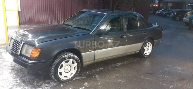 Mercedes E 200 1991, 220,000 km - 2.0 l - Bakı