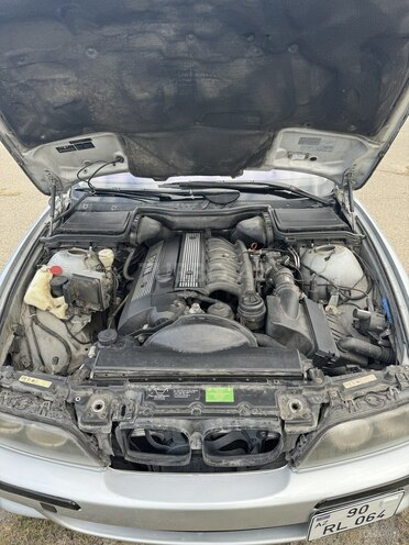 BMW 528 1998, 378,000 km - 2.8 л - Bakı