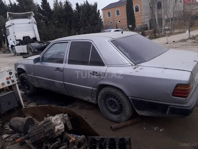 Mercedes E 300 1990, 274,000 km - 3.0 l - Bakı