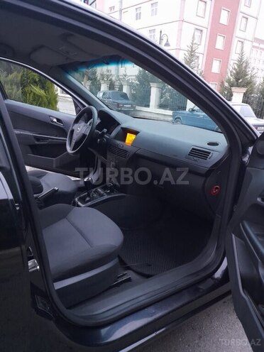 Opel Astra 2010, 250,000 km - 1.4 l - Gəncə