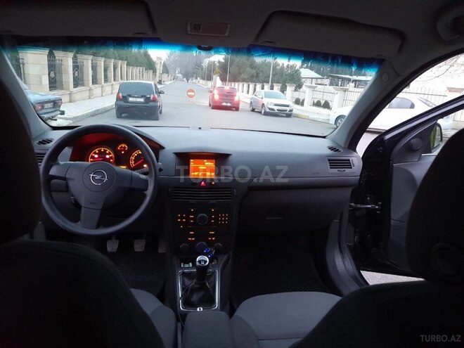 Opel Astra 2010, 250,000 km - 1.4 l - Gəncə