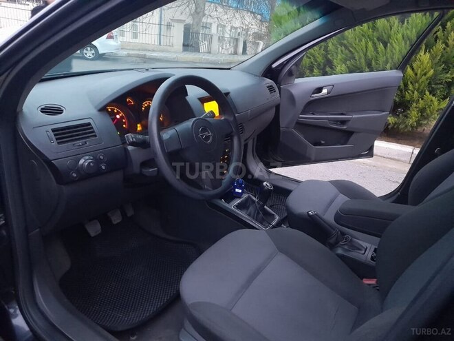 Opel Astra 2010, 250,000 km - 1.4 l - Gəncə