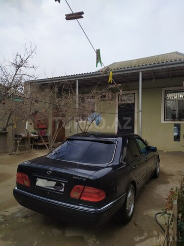 Mercedes E 230 1996, 395,000 km - 2.3 l - Bakı